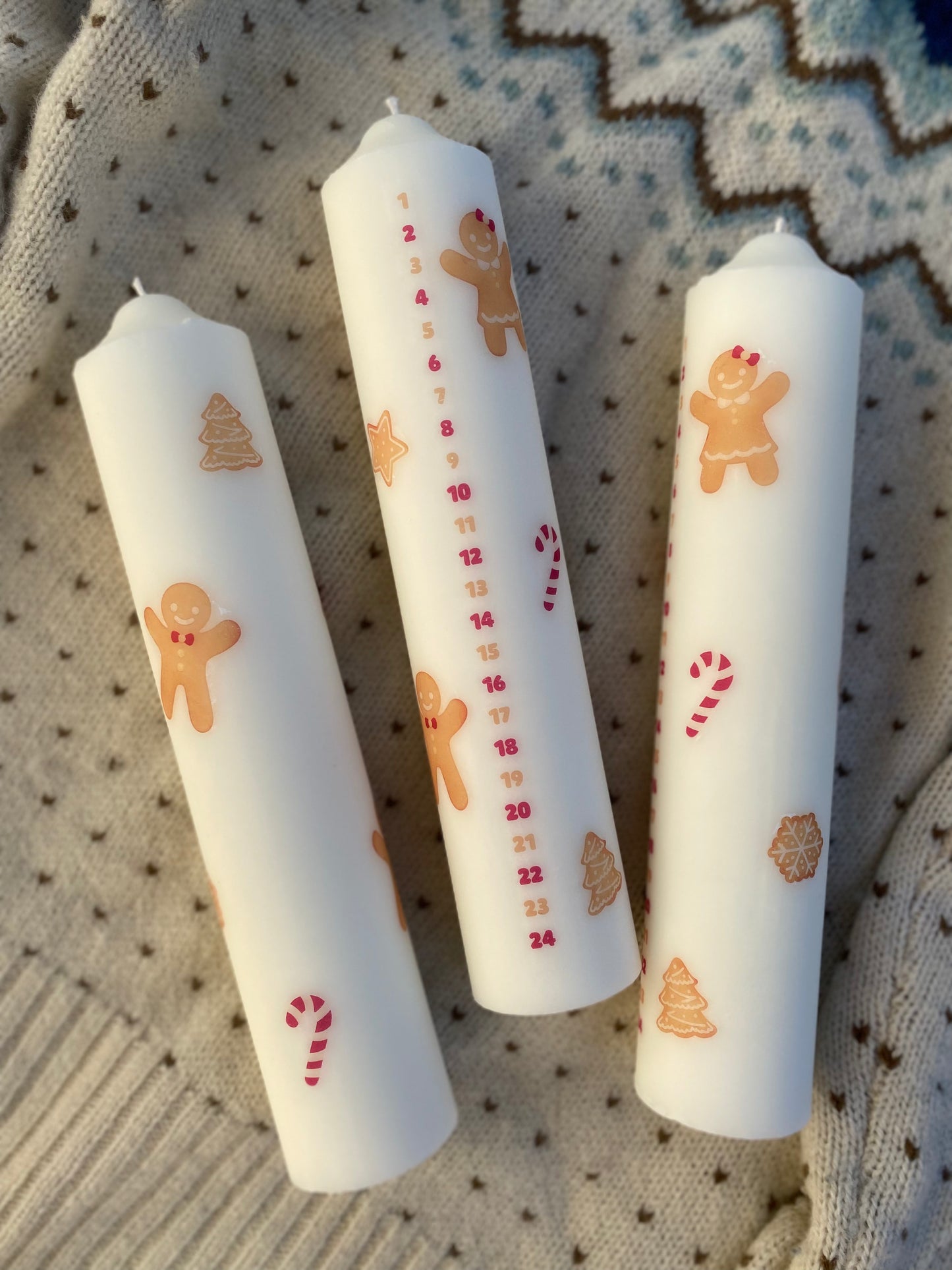 CALENDAR CANDLE GINGERBREAD MAN