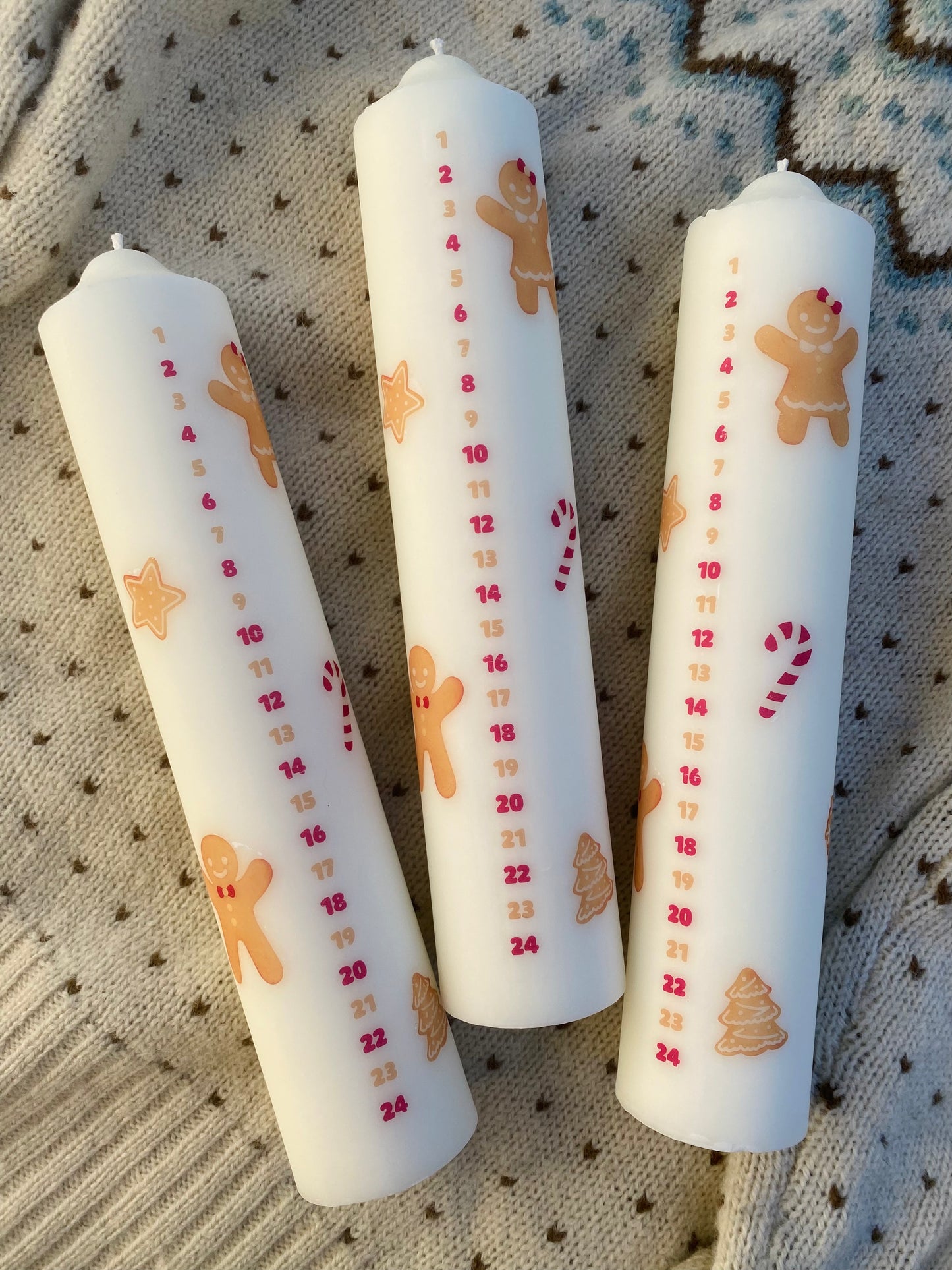 CALENDAR CANDLE GINGERBREAD MAN